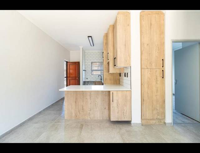 2 BEDROOM PROPERTY TO RENT IN SONSTRAAL HEIGHTS